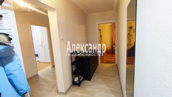 Продам трехкомнатную (3-комн.) квартиру, Светлановский пр-кт, 77, Санкт-Петербург г