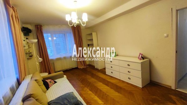 Продам трехкомнатную (3-комн.) квартиру, Светлановский пр-кт, 77, Санкт-Петербург г