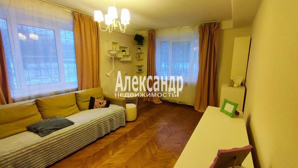 Продам трехкомнатную (3-комн.) квартиру, Светлановский пр-кт, 77, Санкт-Петербург г