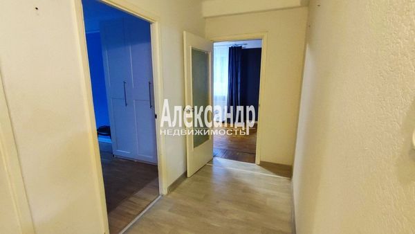 Продам трехкомнатную (3-комн.) квартиру, Светлановский пр-кт, 77, Санкт-Петербург г