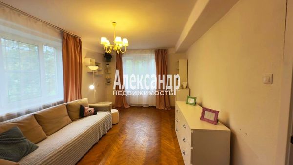 Продам трехкомнатную (3-комн.) квартиру, Светлановский пр-кт, 77, Санкт-Петербург г