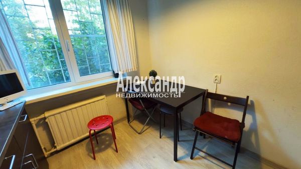 Продам трехкомнатную (3-комн.) квартиру, Светлановский пр-кт, 77, Санкт-Петербург г