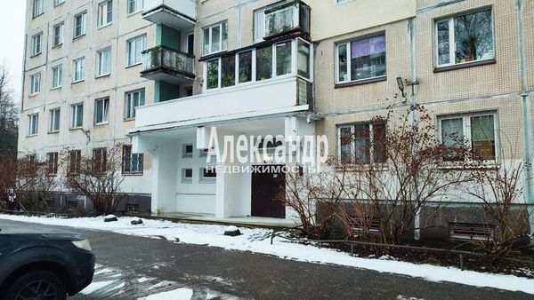 Продам трехкомнатную (3-комн.) квартиру, Светлановский пр-кт, 77, Санкт-Петербург г