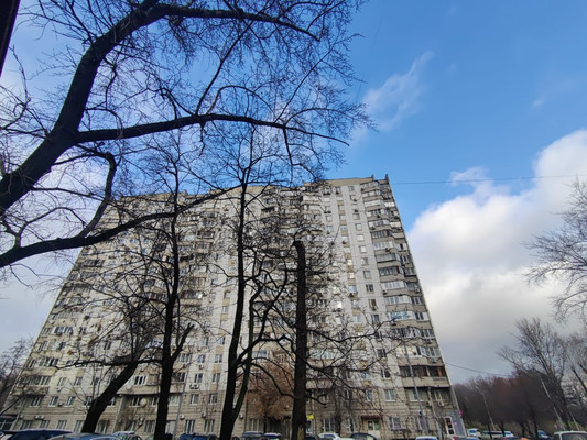 Продам двухкомнатную (2-комн.) квартиру, Загородное ш, 4к2, Москва г