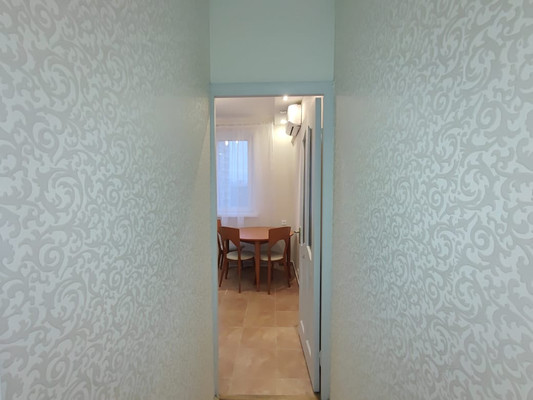 Продам двухкомнатную (2-комн.) квартиру, Загородное ш, 4к2, Москва г