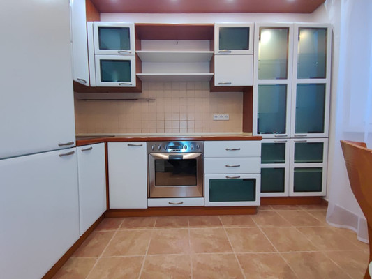 Продам двухкомнатную (2-комн.) квартиру, Загородное ш, 4к2, Москва г