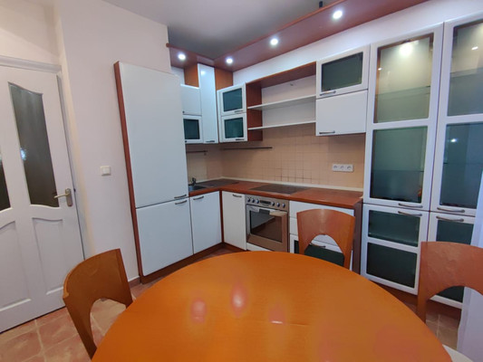 Продам двухкомнатную (2-комн.) квартиру, Загородное ш, 4к2, Москва г