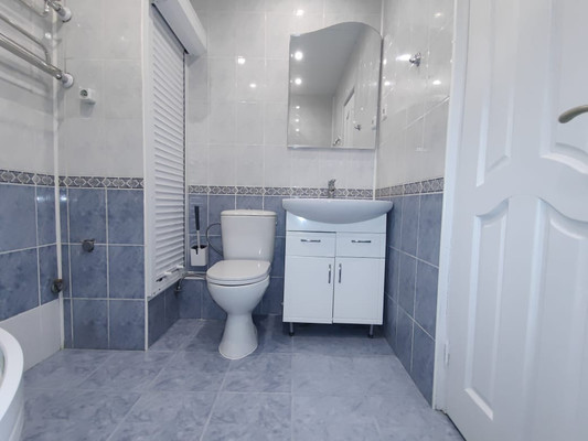 Продам двухкомнатную (2-комн.) квартиру, Загородное ш, 4к2, Москва г