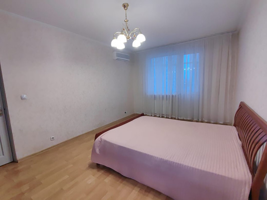 Продам двухкомнатную (2-комн.) квартиру, Загородное ш, 4к2, Москва г