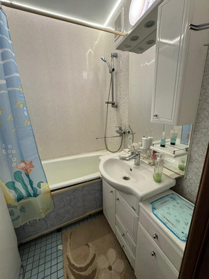 Сдам трехкомнатную (3-комн.) квартиру, Новгородская ул, 4, Москва г