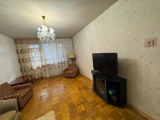 Сдам трехкомнатную (3-комн.) квартиру, Новгородская ул, 4, Москва г