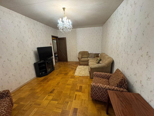 Сдам трехкомнатную (3-комн.) квартиру, Новгородская ул, 4, Москва г