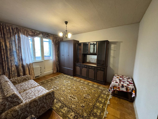 Сдам трехкомнатную (3-комн.) квартиру, Новгородская ул, 4, Москва г