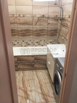 Продам двухкомнатную (2-комн.) квартиру, Базовская ул, 15к10, Москва г