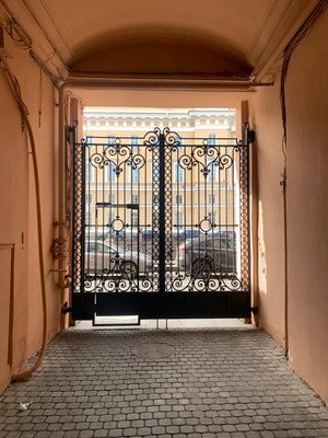 Продам двухкомнатную (2-комн.) квартиру, Реки Мойки наб, 28А, Санкт-Петербург г