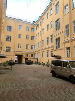 Продам двухкомнатную (2-комн.) квартиру, Реки Мойки наб, 28А, Санкт-Петербург г