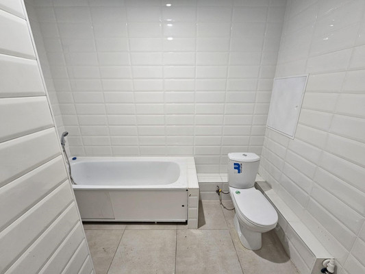 Продам однокомнатную (1-комн.) квартиру, Светланова ул, 11к1, Москва г