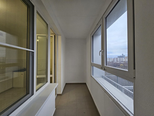 Продам однокомнатную (1-комн.) квартиру, Светланова ул, 11к1, Москва г