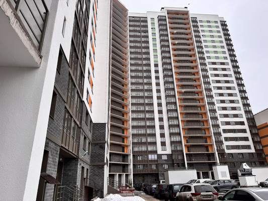 Продам многокомнатную квартиру, Ленинский пр-кт, 68, Санкт-Петербург г