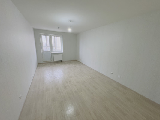 Продам многокомнатную квартиру, Ленинский пр-кт, 68, Санкт-Петербург г