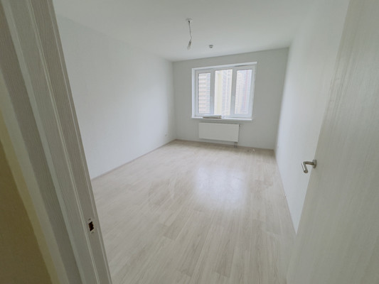 Продам многокомнатную квартиру, Ленинский пр-кт, 68, Санкт-Петербург г