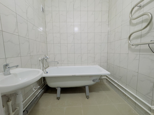 Продам многокомнатную квартиру, Ленинский пр-кт, 68, Санкт-Петербург г