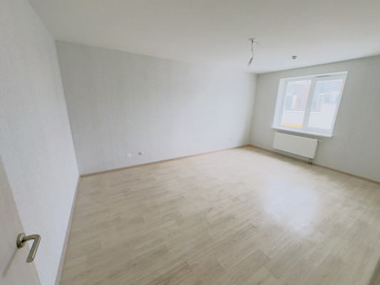 Продам многокомнатную квартиру, Ленинский пр-кт, 68, Санкт-Петербург г