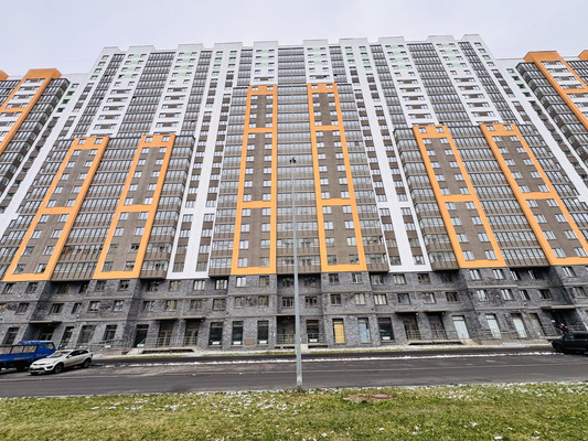 Продам многокомнатную квартиру, Ленинский пр-кт, 68, Санкт-Петербург г