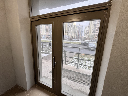 Продам многокомнатную квартиру, Ленинский пр-кт, 68, Санкт-Петербург г