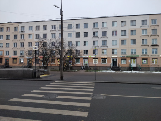 Продам трехкомнатную (3-комн.) квартиру, Новаторов б-р, 10, Санкт-Петербург г