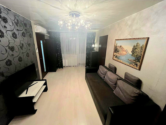 Продам трехкомнатную (3-комн.) квартиру, Весенняя ул, 11, Рязань г