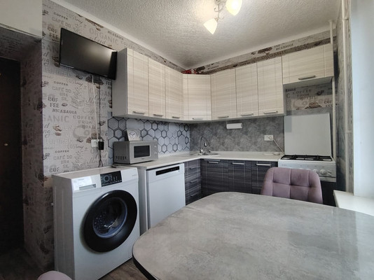 Продам двухкомнатную (2-комн.) квартиру, Высоковольтная ул, 1, Цимлянск г