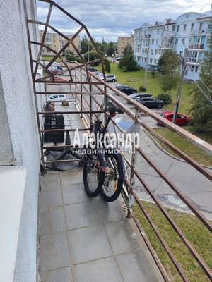 Продам трехкомнатную (3-комн.) квартиру, Гусарская ул, 8к7, Пушкин г