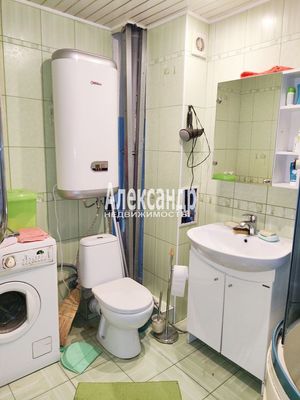 Продам трехкомнатную (3-комн.) квартиру, Гусарская ул, 8к7, Пушкин г