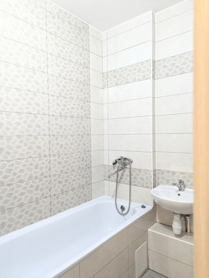 Продам двухкомнатную (2-комн.) квартиру, Тургенева ул, 33д, Пермь г