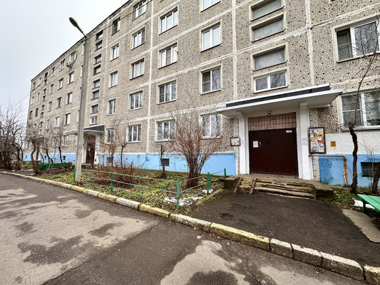 Продам двухкомнатную (2-комн.) квартиру, Внуковский мкр, 12, Дмитров г