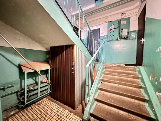 Продам двухкомнатную (2-комн.) квартиру, Внуковский мкр, 12, Дмитров г