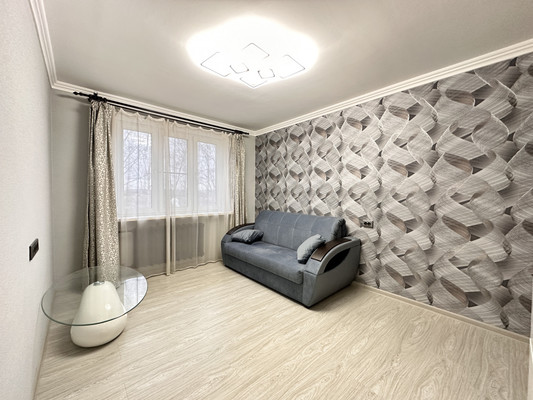 Продам двухкомнатную (2-комн.) квартиру, Внуковский мкр, 12, Дмитров г