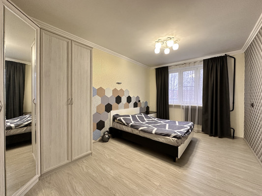 Продам двухкомнатную (2-комн.) квартиру, Внуковский мкр, 12, Дмитров г