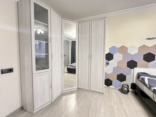 Продам двухкомнатную (2-комн.) квартиру, Внуковский мкр, 12, Дмитров г