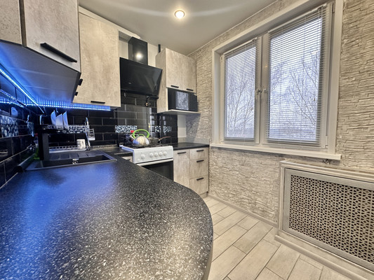 Продам двухкомнатную (2-комн.) квартиру, Внуковский мкр, 12, Дмитров г