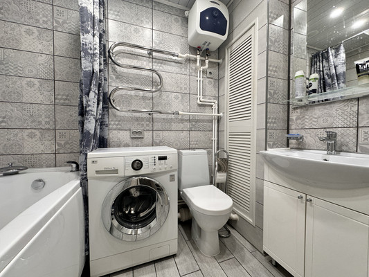 Продам двухкомнатную (2-комн.) квартиру, Внуковский мкр, 12, Дмитров г