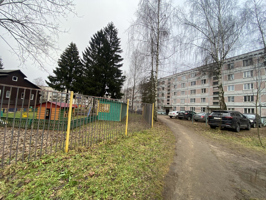 Продам трехкомнатную (3-комн.) квартиру, 76 км, 41, Дмитров г