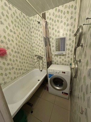 Продам двухкомнатную (2-комн.) квартиру, 8, Тельмана п