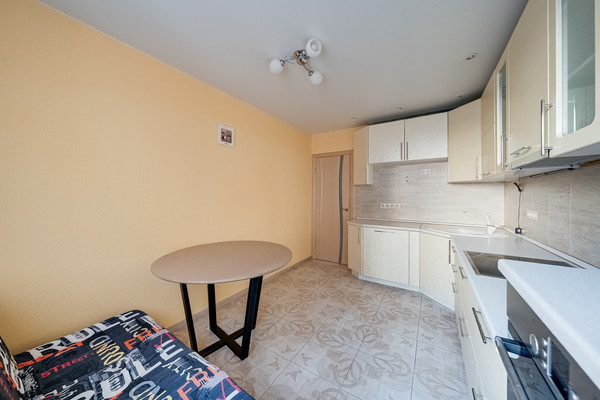 Продам трехкомнатную (3-комн.) квартиру, Дмитриева ул, 4, Балашиха г