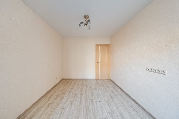 Продам трехкомнатную (3-комн.) квартиру, Дмитриева ул, 4, Балашиха г