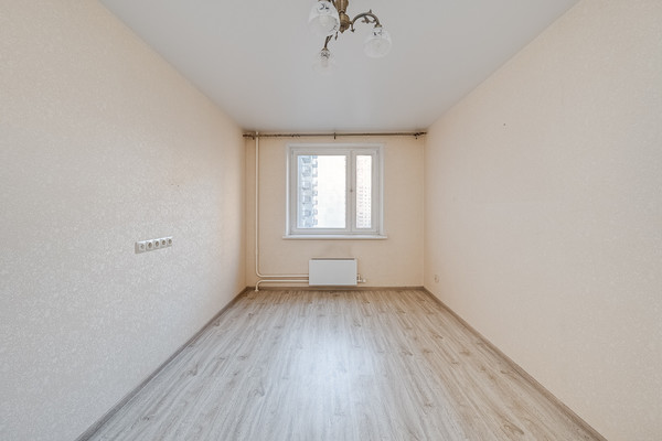 Продам трехкомнатную (3-комн.) квартиру, Дмитриева ул, 4, Балашиха г