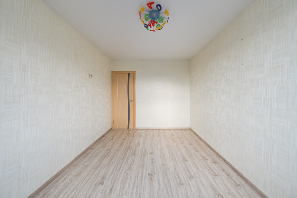 Продам трехкомнатную (3-комн.) квартиру, Дмитриева ул, 4, Балашиха г