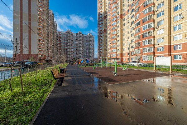 Продам трехкомнатную (3-комн.) квартиру, Дмитриева ул, 4, Балашиха г