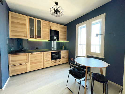 Сдам трехкомнатную (3-комн.) квартиру, Лидии Зверевой ул, 3к1, Санкт-Петербург г